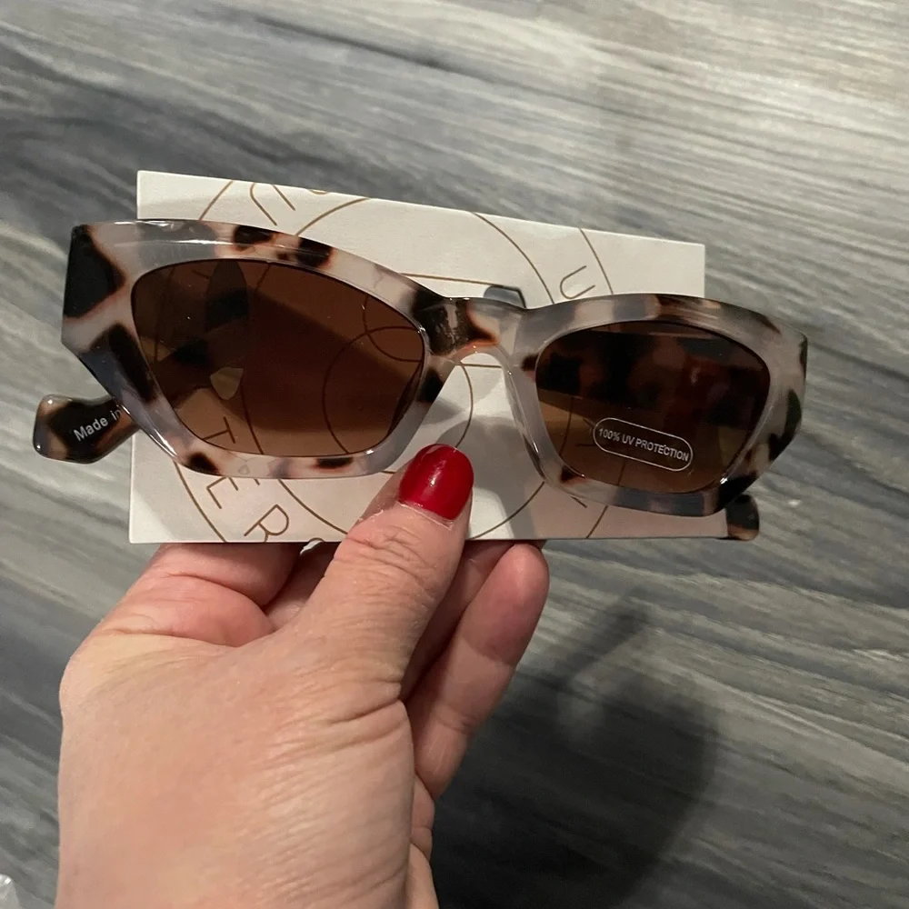 Urban outfitters Sunglasses_4